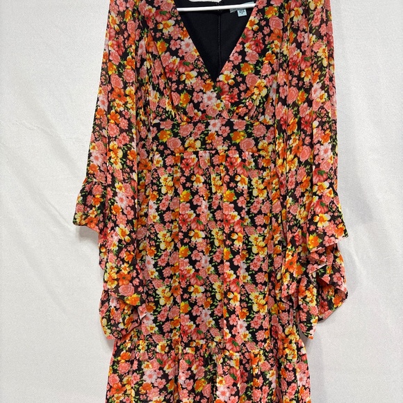 Stella Parker Dresses & Skirts - NWT Stella Parker floral dress size 10